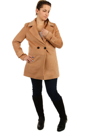 Krótki damski płaszcz oversize z guzikiem. Konstrukcja bez kaptura. Odpowiednie na zimę. 77% poliester, 20% wiskoza, 3%
