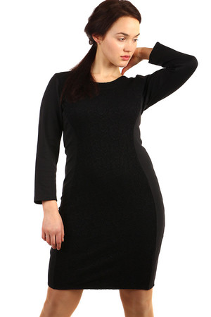 Czarna sukienka z koronką i długim rękawem. Odpowiednia dla pełnych kształtów sylwetek, dostępna do rozmiaru 54. 95%