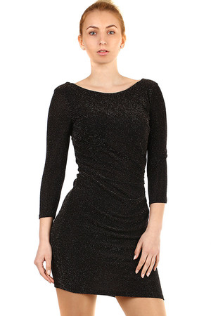 Błyszcząca sukienka z wyciętymi plecami. Uniwersalny design odpowiada rozmiarom S-XL. 95% wiskoza, 5% elastan