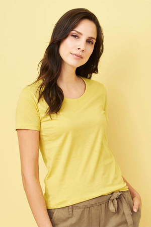 Kolorowy t-shirt z 100% bawełny organicznej niemieckiej marki LIVING CRAFTS. lekko dopasowany krój okrągły dekolt