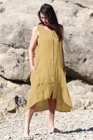 Letnia lniana sukienka damska z guzikami monochromatyczny design długość midi bez rękawów z wąskimi ramiączkami