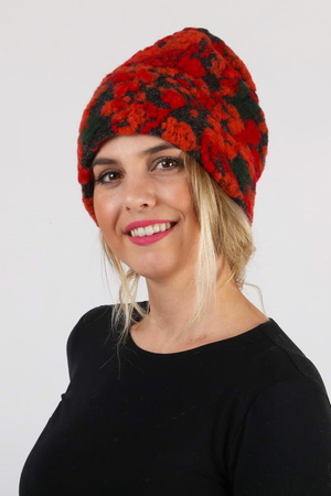 Wyjątkowa czapka zimowa wykonana w 100% z wełny szwy w obszyciu dla dodatkowej elastyczności abstrakcyjny wzór kwiatowy